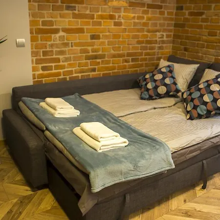Central Location In Old Town, Airport Train 2 Min! *